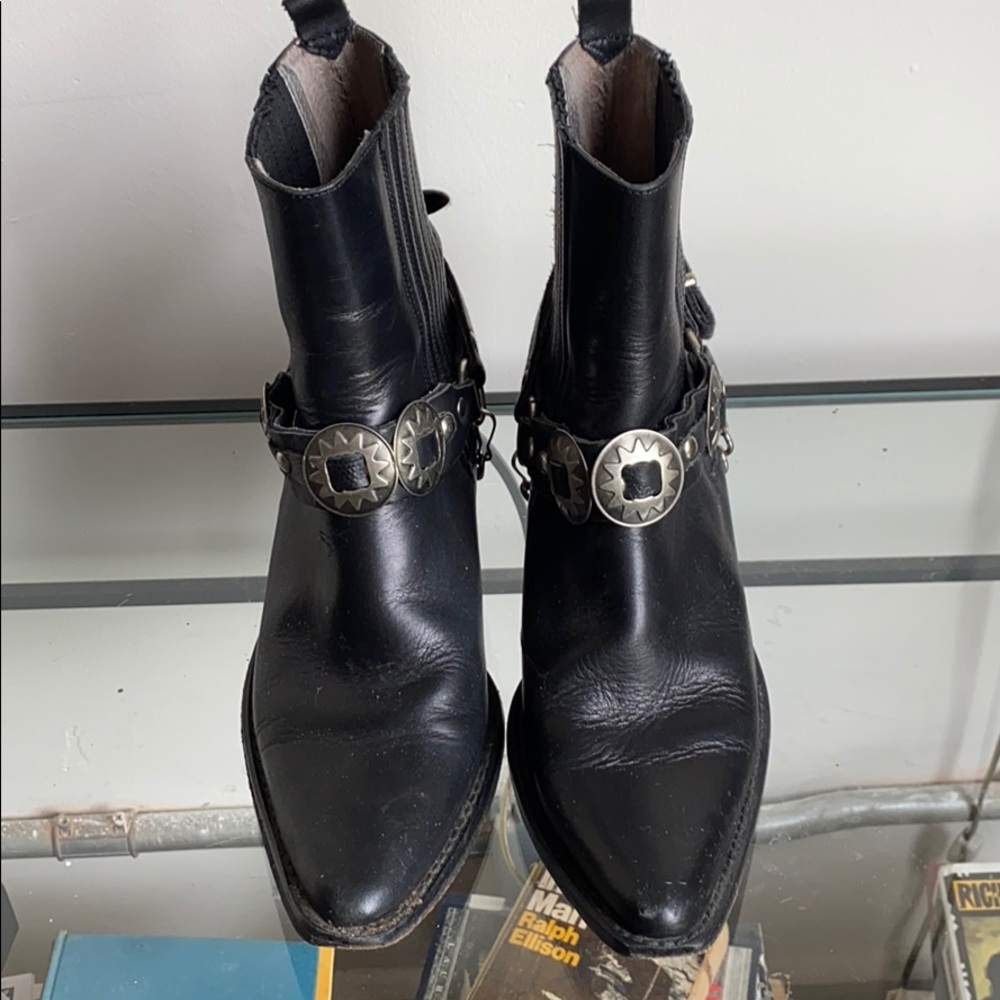 Vintage guess leather Chelsea boots with harness